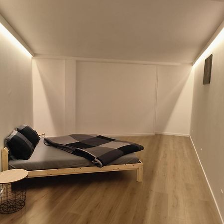 Palm Beach Loft Bissone Luaran gambar