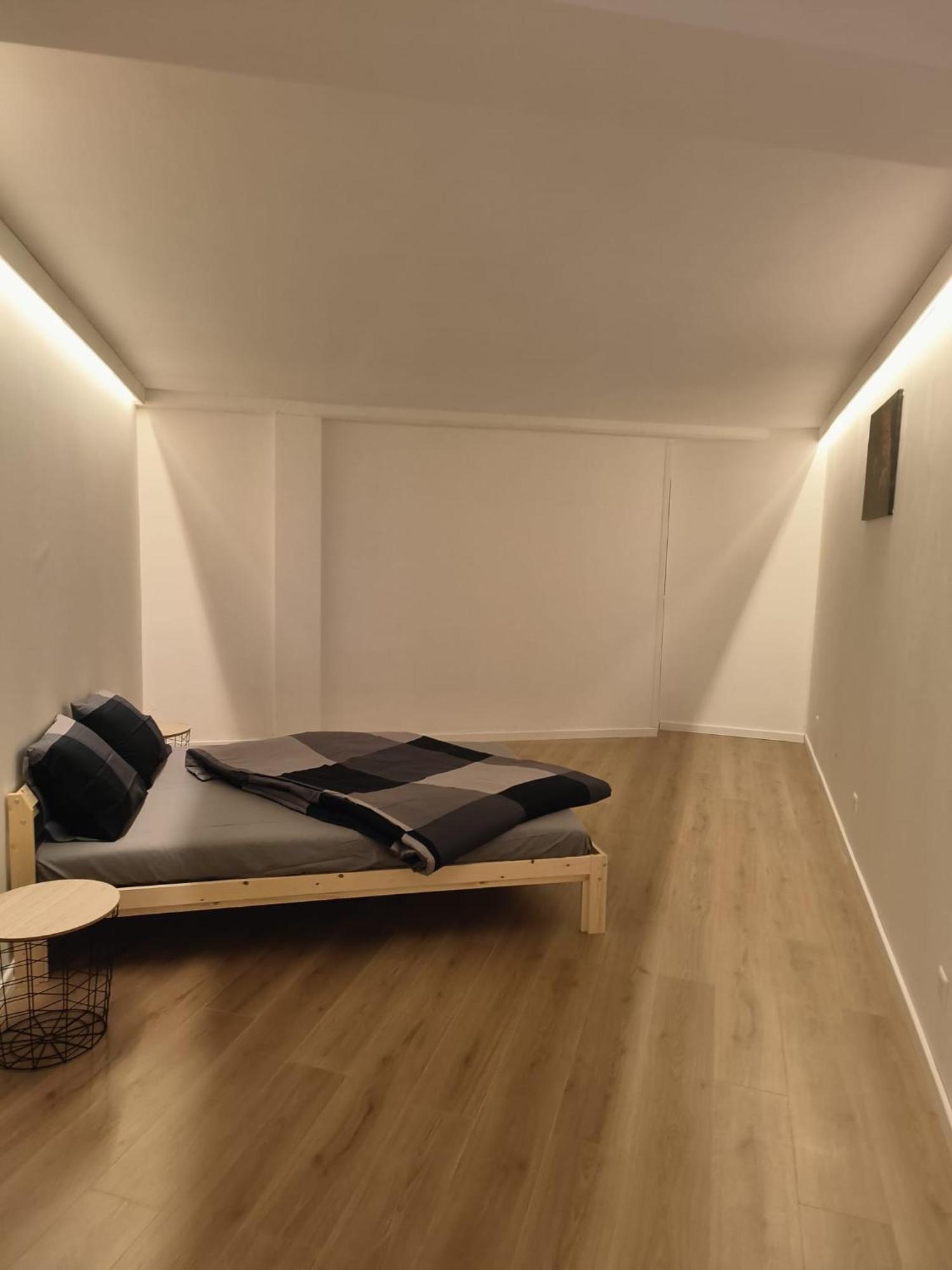 Palm Beach Loft Bissone Luaran gambar